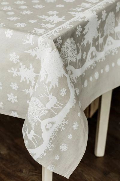 Скатерть льняная Новогодний пейзаж без салфеток
