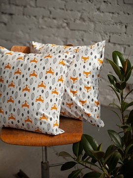 Декоративная наволочка изо льна Лисички