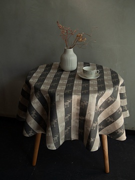 Скатерть льняная круглая Лоси цвет 01 без салфеток