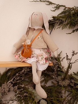 Льняной сувенир Зайка Маша