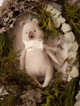 Льняной сувенир Мишка в шарфике серый