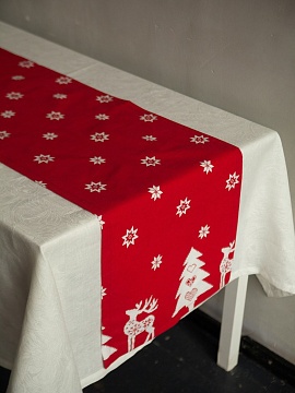 Дорожка льняная Сказка на Рождество цвет красный